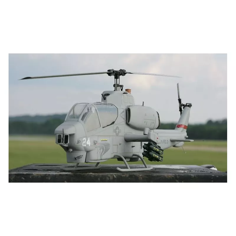 Cobra Bell AH-1W "Gris"  classe 700 Roban...