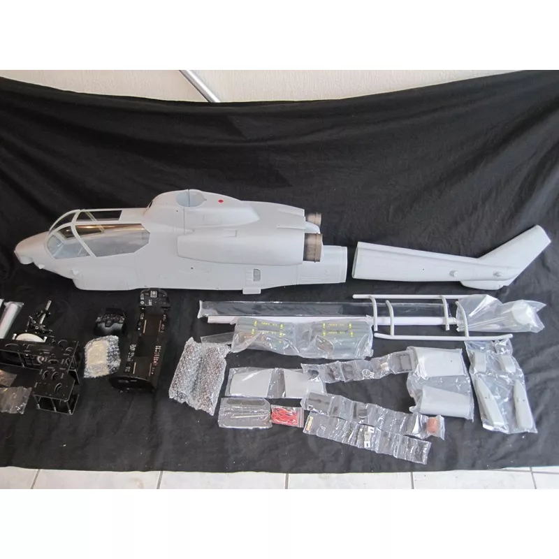 Cobra Bell AH-1W Gris  classe 700 Roban Compactor