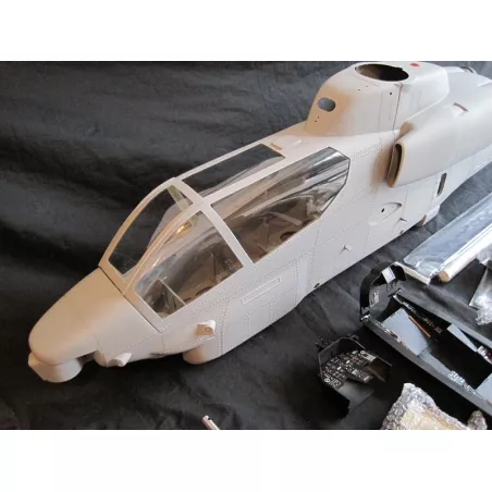 Cobra Bell AH-1W Gris  classe 700 Roban Compactor