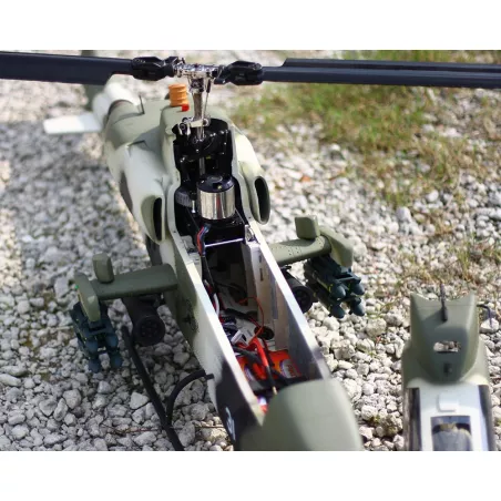 Cobra Bell AH-1W Camouflage  classe 700 Roban Compactor